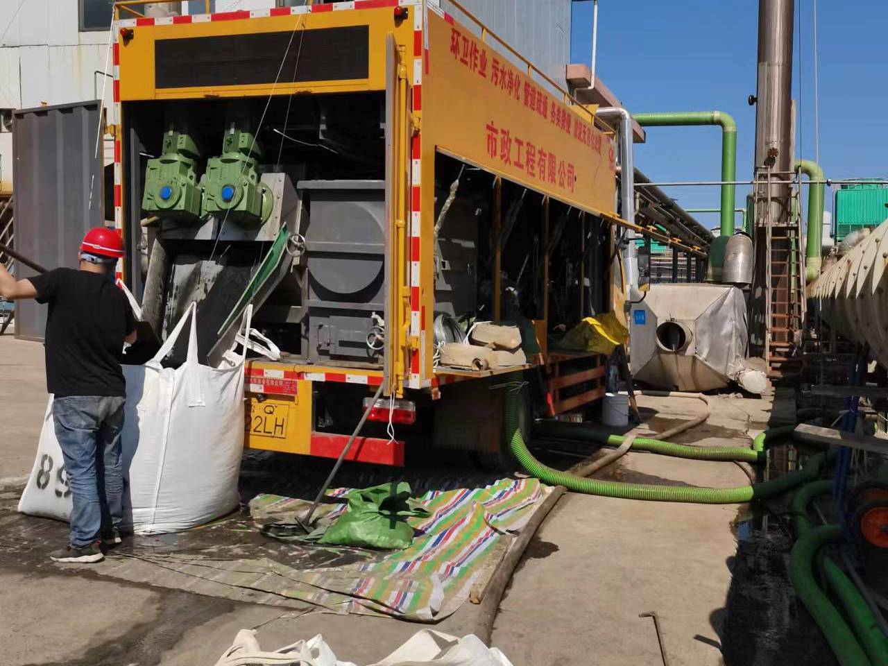 建阳淤泥压干处理